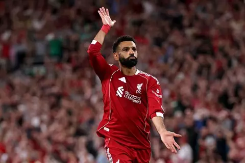بكاء ومشادة في الملعب.. صلاح يخطف الأنظار في فوز ليفربول على بورنموث (صور)